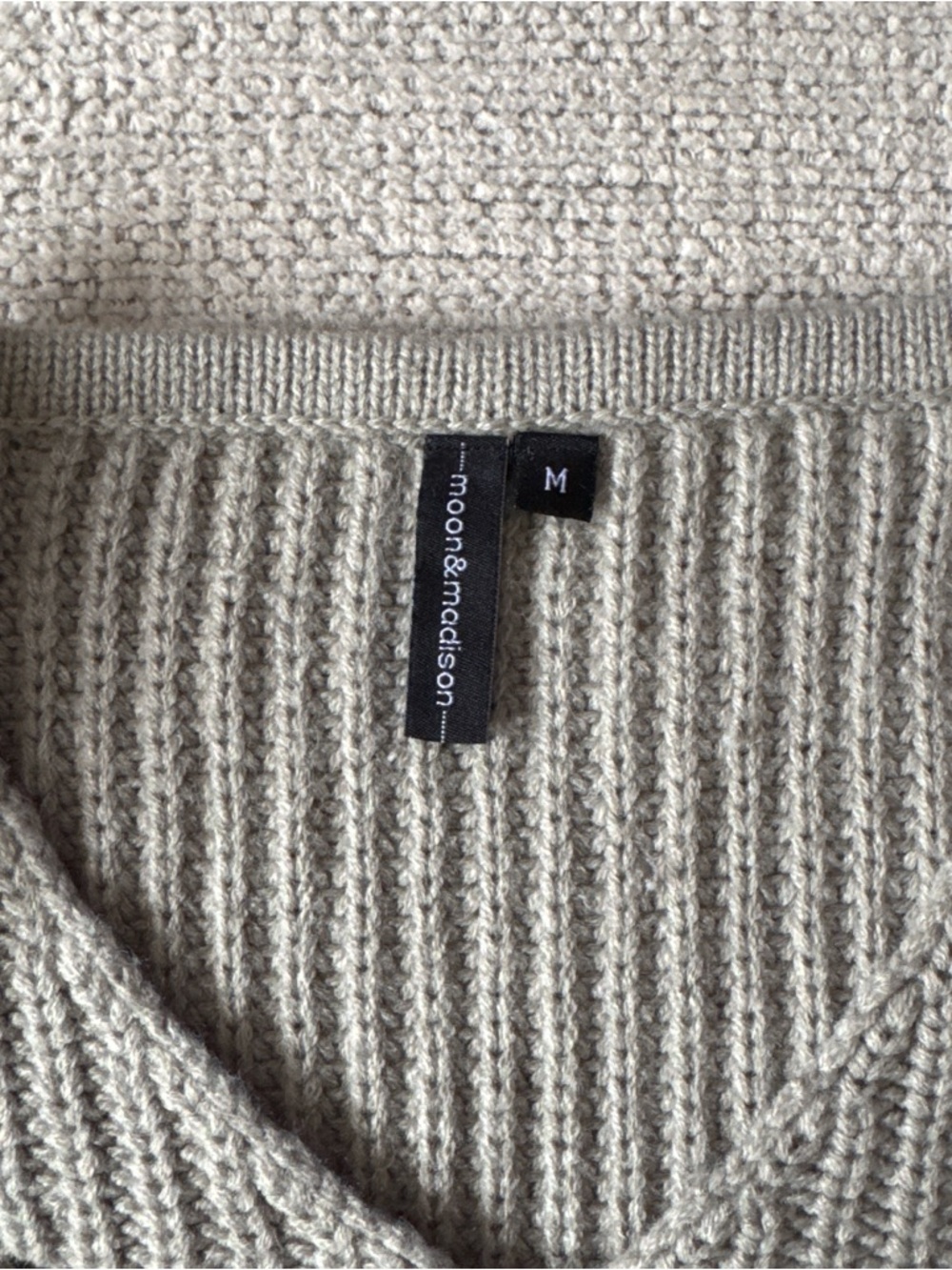 moon & madison Chunky V-Neck Sweater in Light Gray - Picture 3 of 3